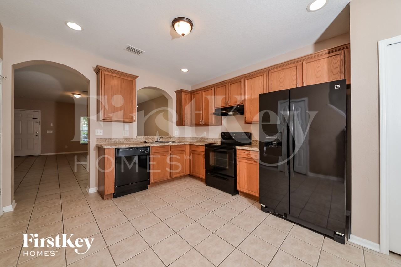 15825 Fishhawk Falls Dr - Photo 7 of 16