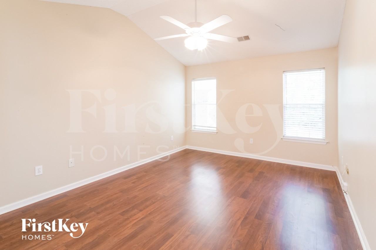 1458 Caldwell Ct - Photo 3 of 15