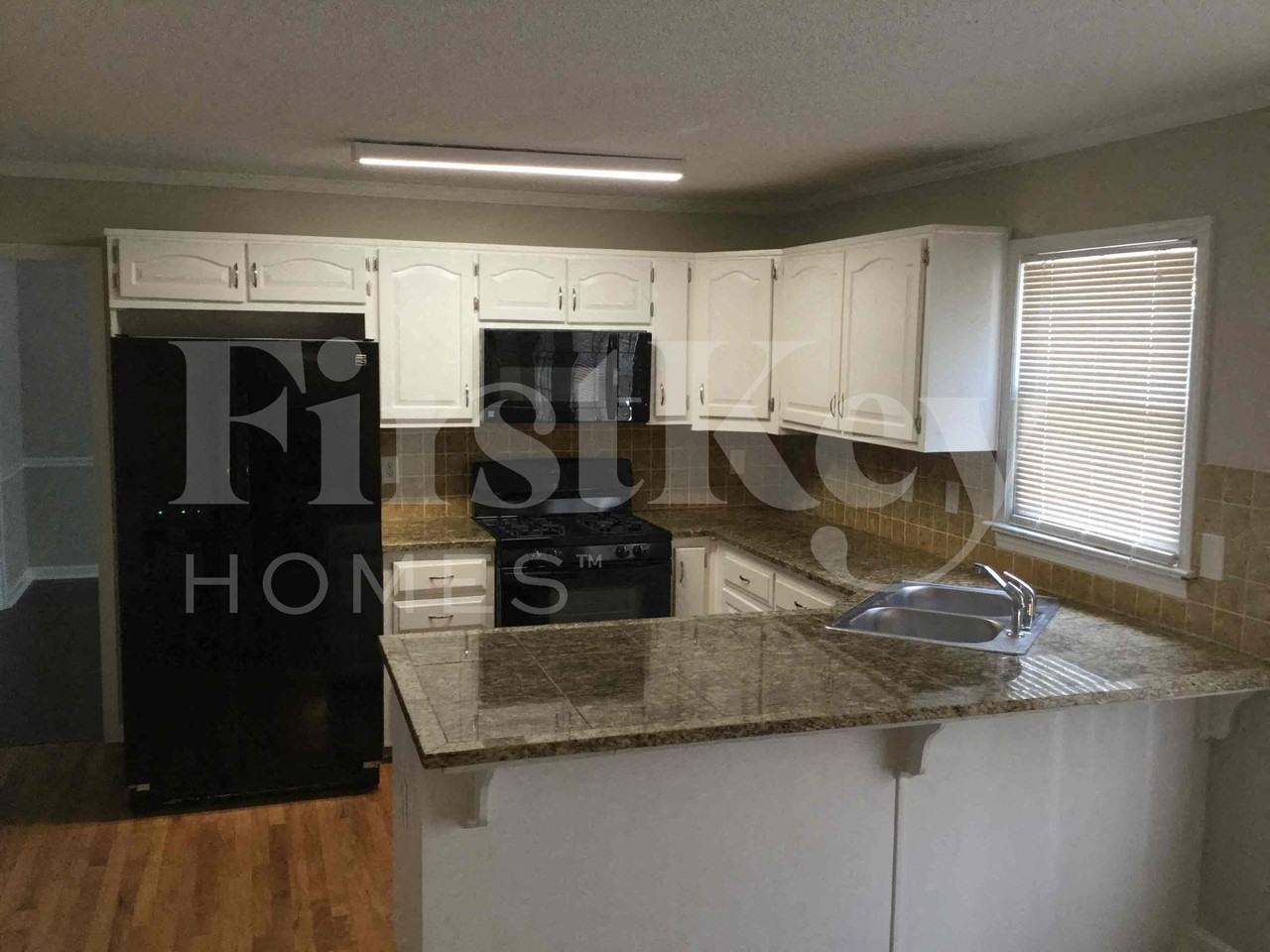 138 Springfield Dr - Photo 3 of 19