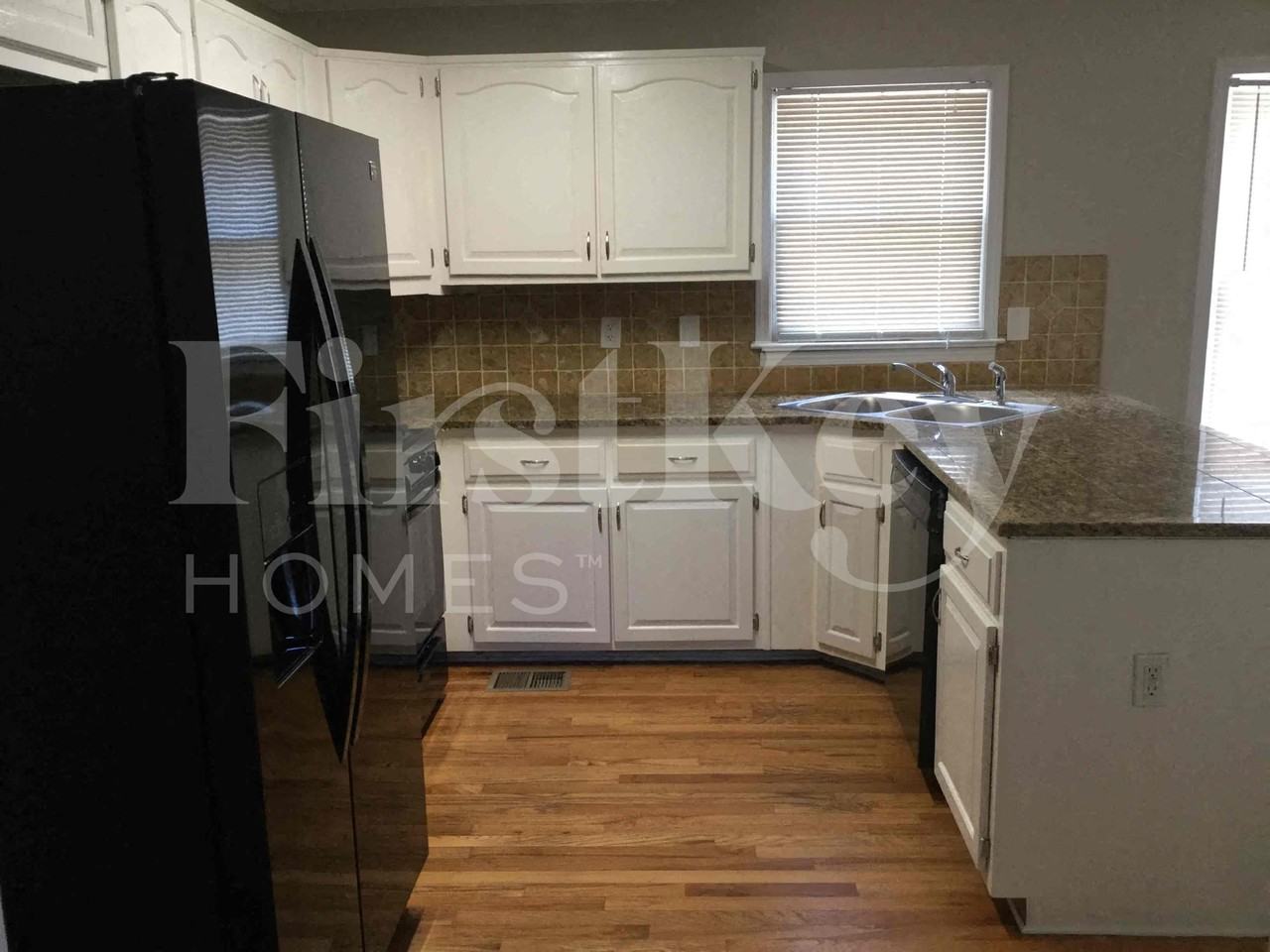 138 Springfield Dr - Photo 4 of 19
