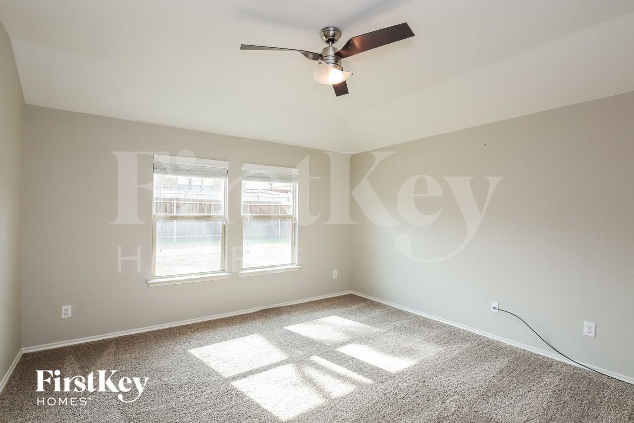 1313 Waco Turner - Photo 2 of 16