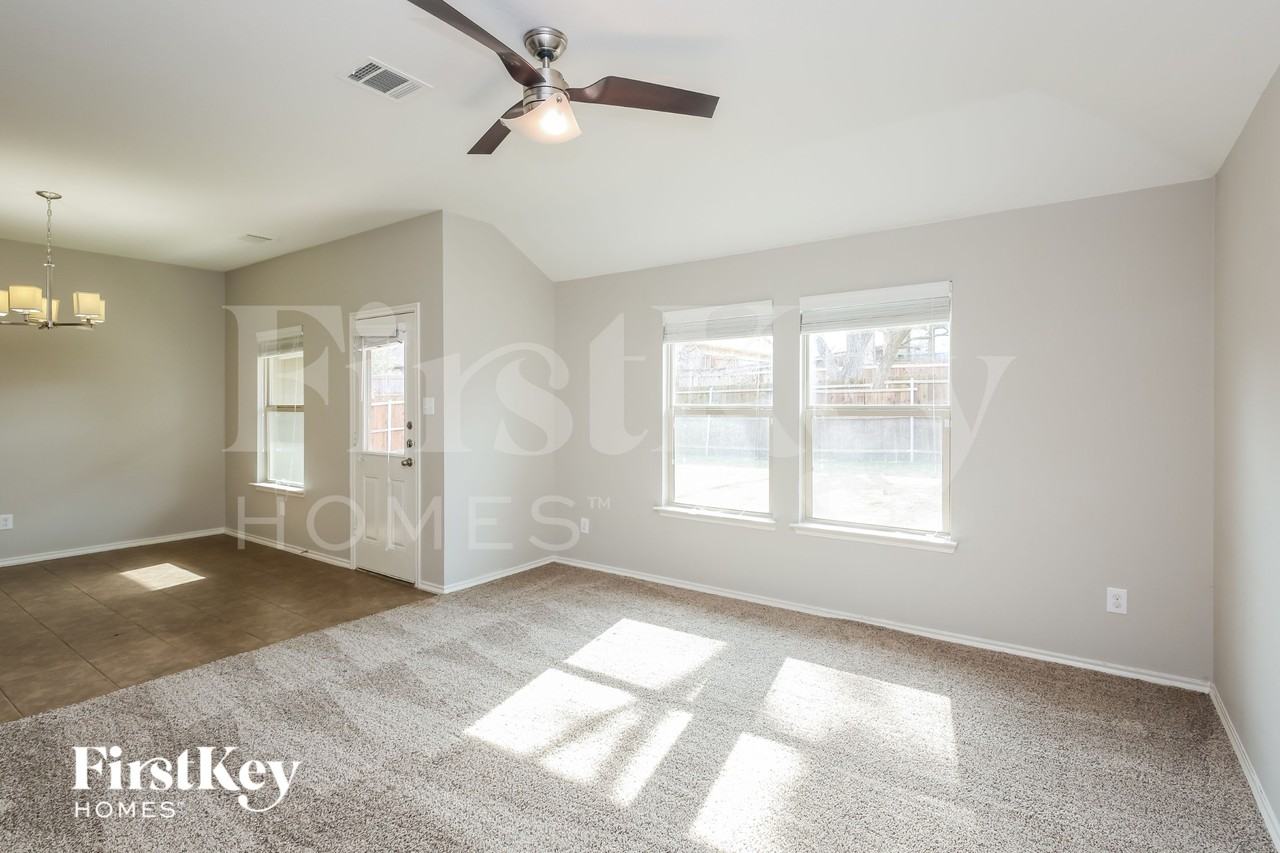 1313 Waco Turner - Photo 3 of 16