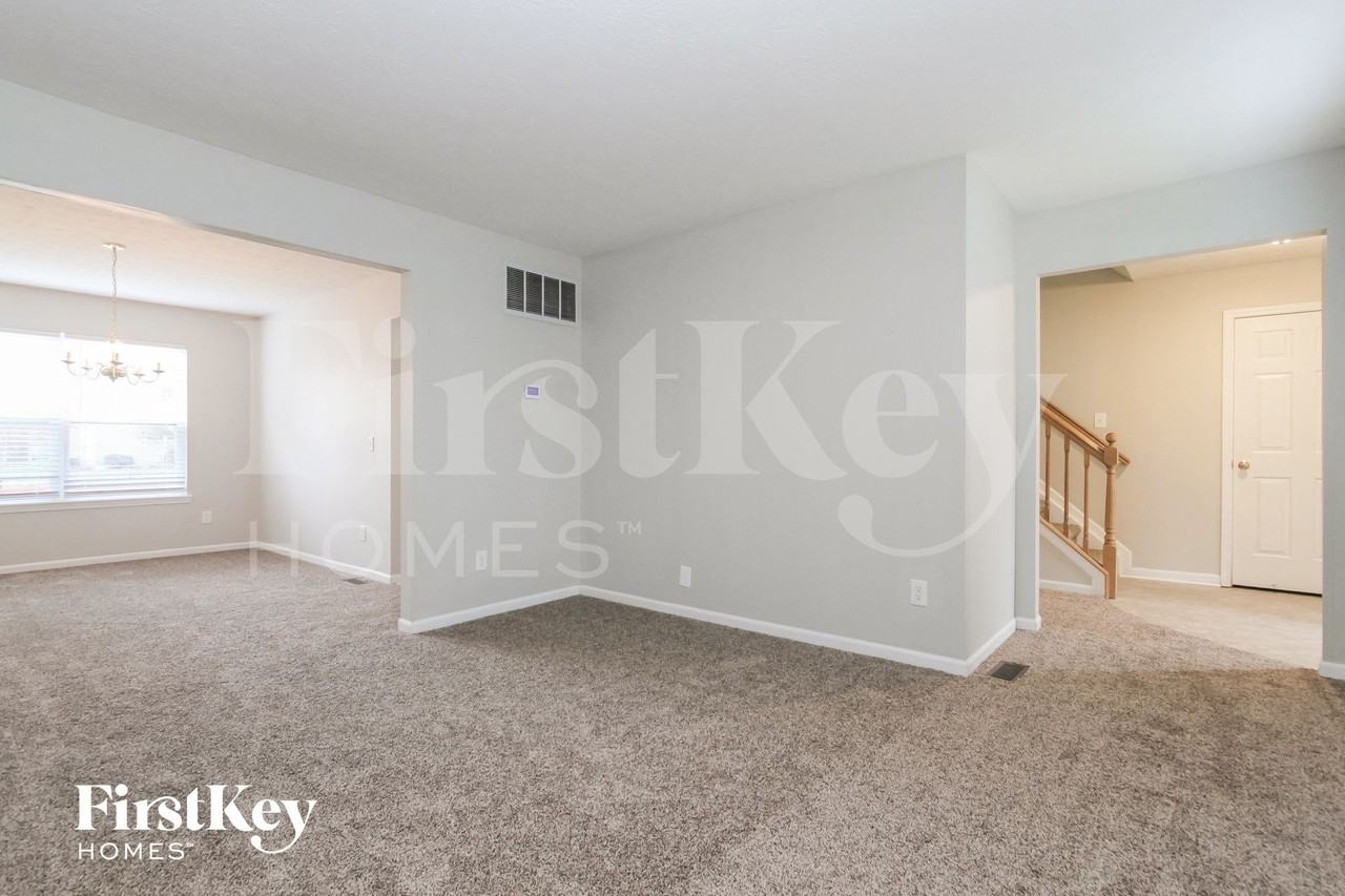 12819 Sinclair Pl - Photo 2 of 15