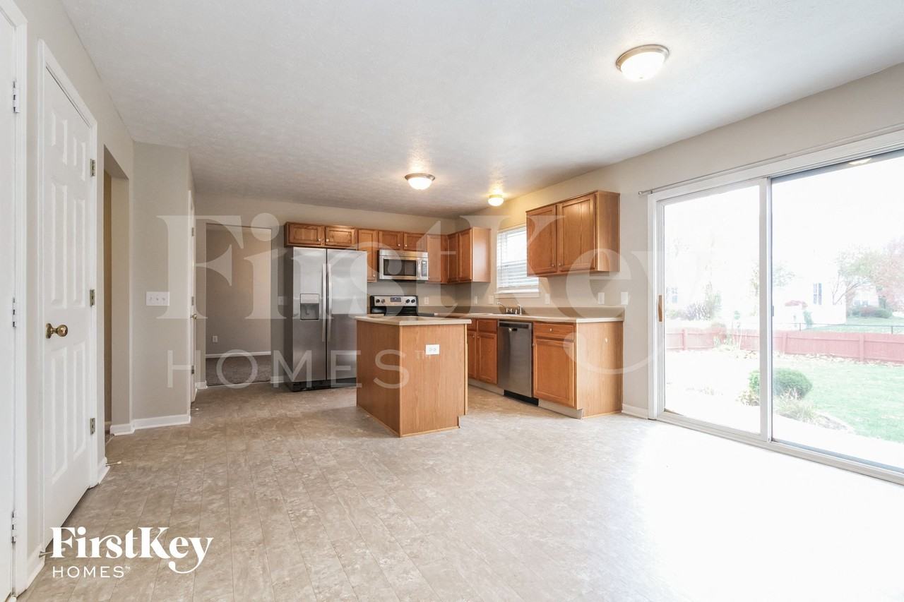 12819 Sinclair Pl - Photo 3 of 15