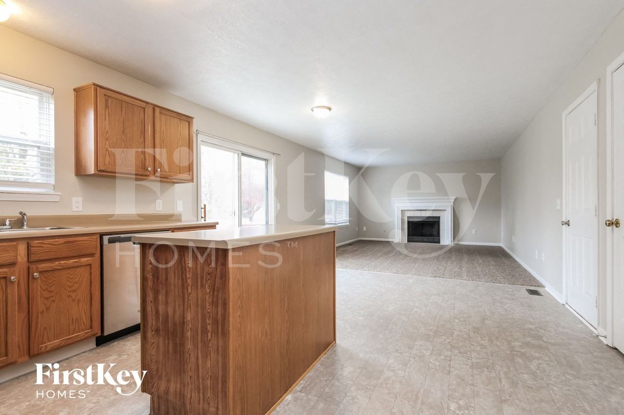 12819 Sinclair Pl - Photo 4 of 15