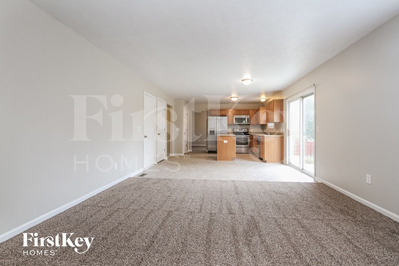 12819 Sinclair Pl - Photo 6 of 15