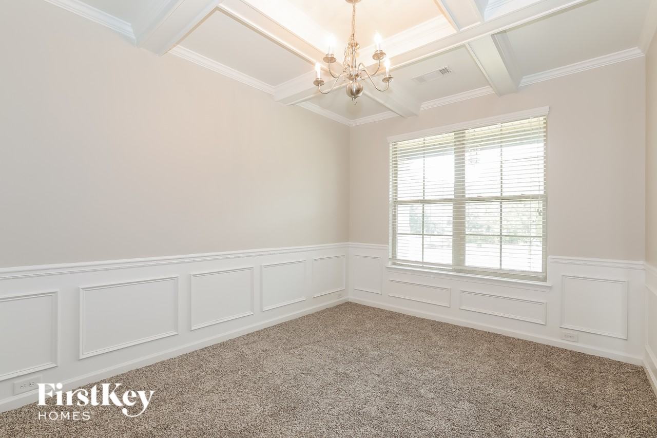 1247 Heartwood Ave - Photo 4 of 15