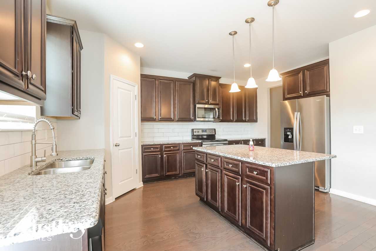 1247 Heartwood Ave - Photo 6 of 15
