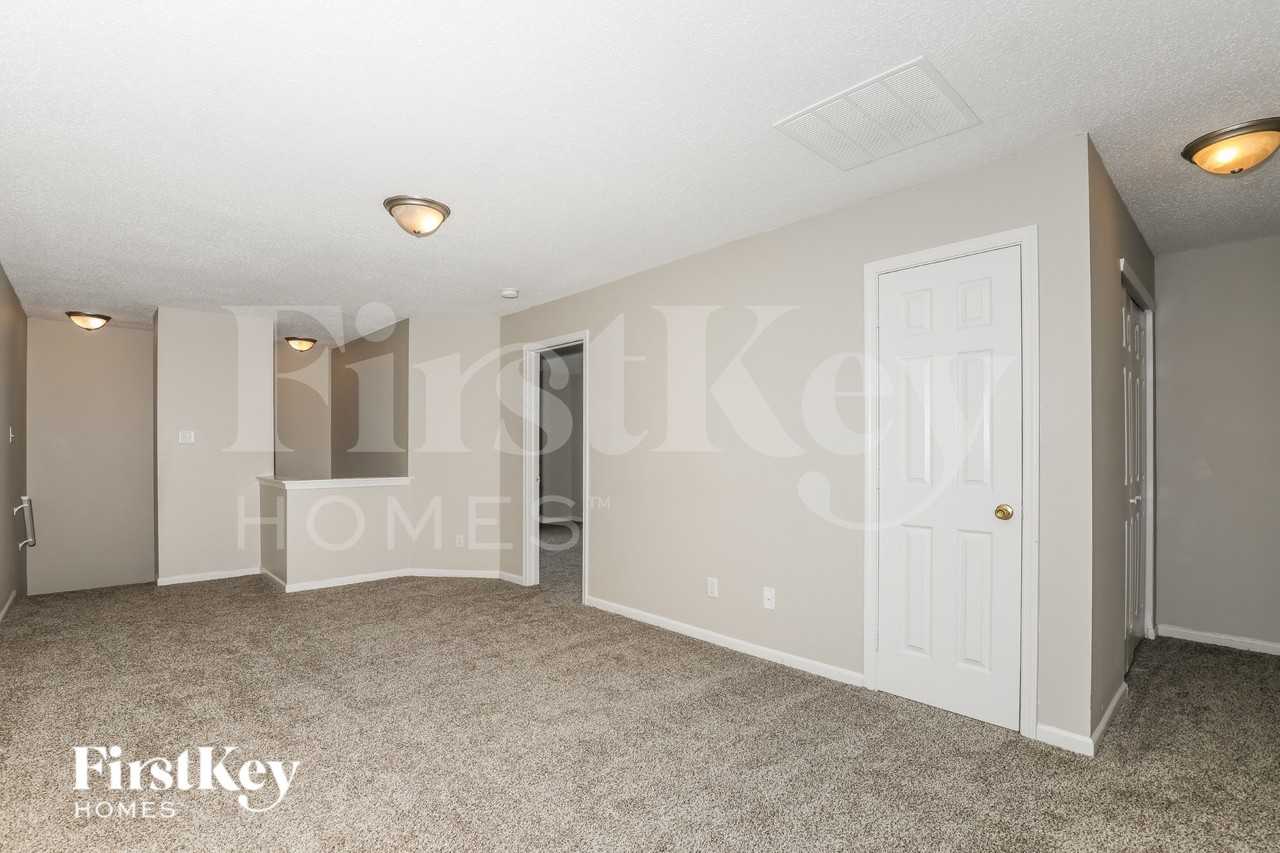 1180 Crescent Dr - Photo 7 of 16