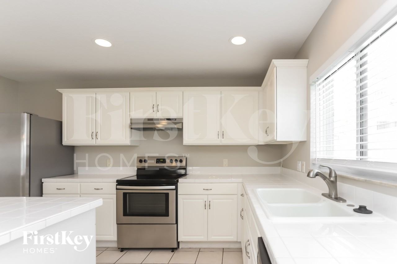 10332 Frog Pond Dr - Photo 5 of 16