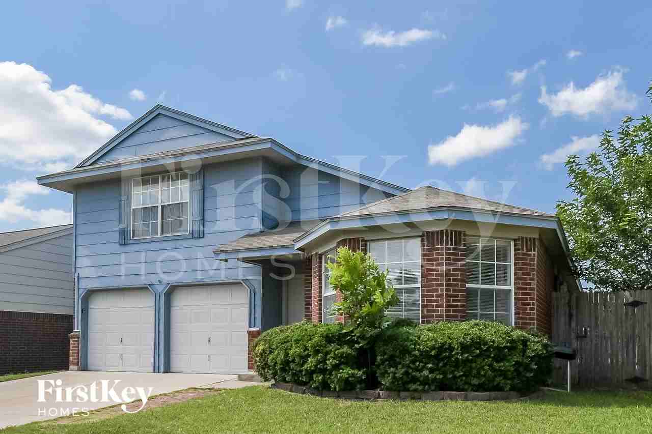 10240 Dawson Trl - Photo 2 of 16