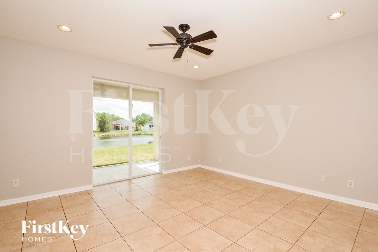 10205 38th Ct E - Photo 2 of 16