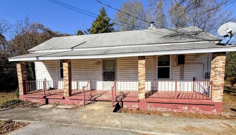 204 Spring St - Photo 2 of 8
