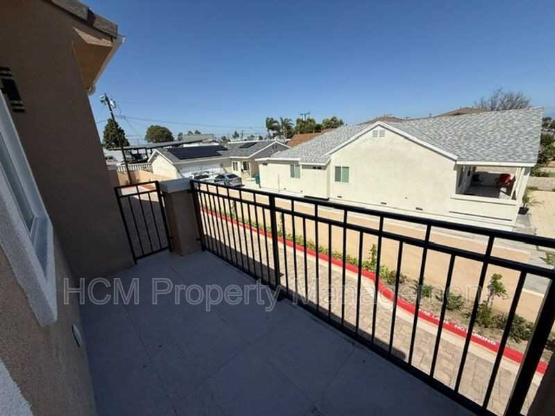 7639 14th St - Photo 5 of 21