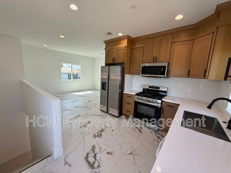 7639 14th St - Photo 6 of 21