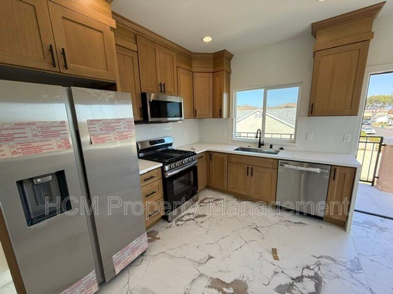 7639 14th St - Photo 7 of 21