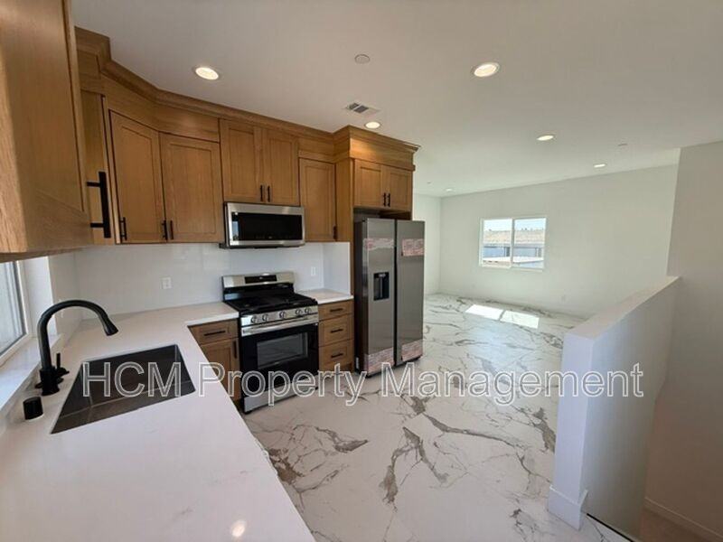 7643 14th St - Photo 6 of 19
