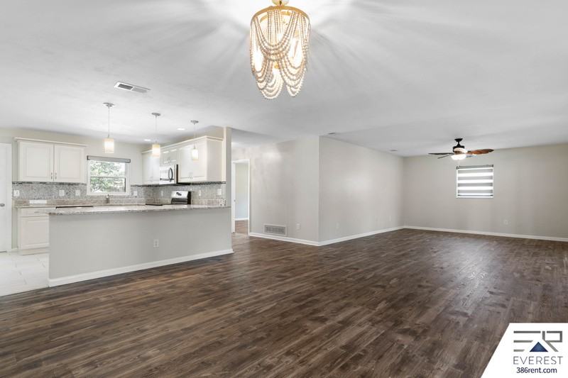 19 Westford Ln - Photo 7 of 50