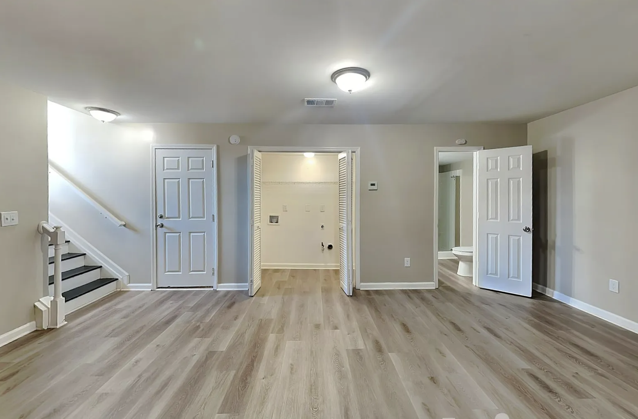 982 Brookmont Dr Sw - Photo 3 of 16
