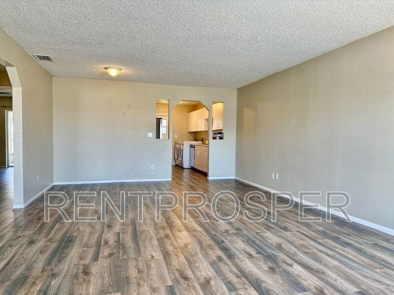 350 Winter Ridge Blvd - Photo 3 of 25