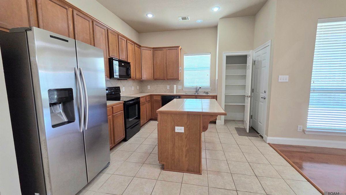 16545 Antioch Ct - Photo 2 of 26