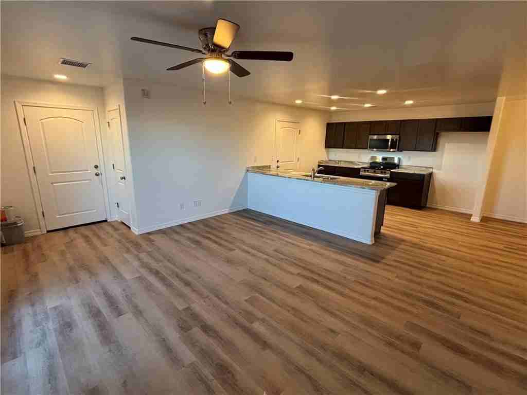 E Berk Ave - Photo 6 of 22