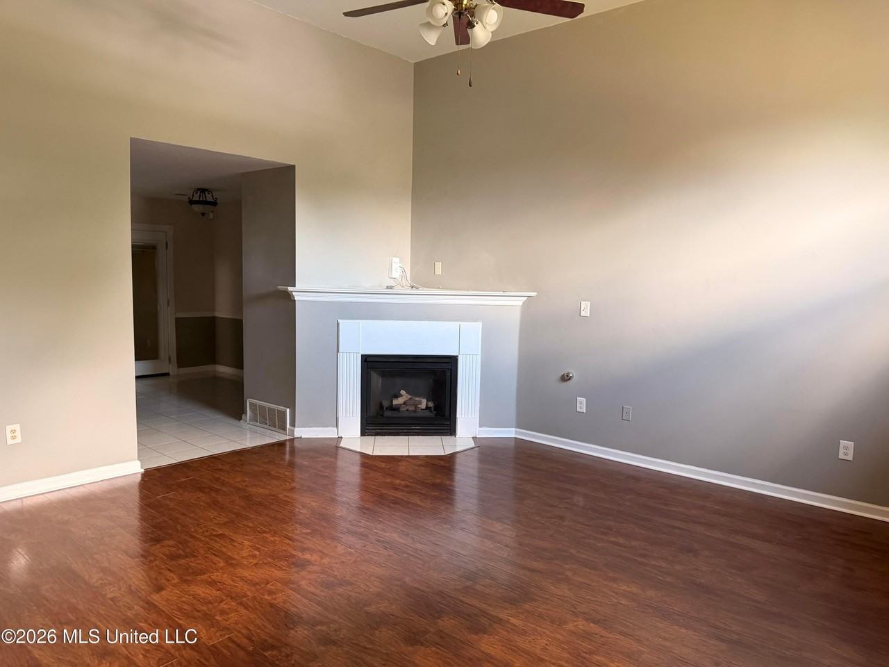 7255 Lucia Ln - Photo 2 of 8