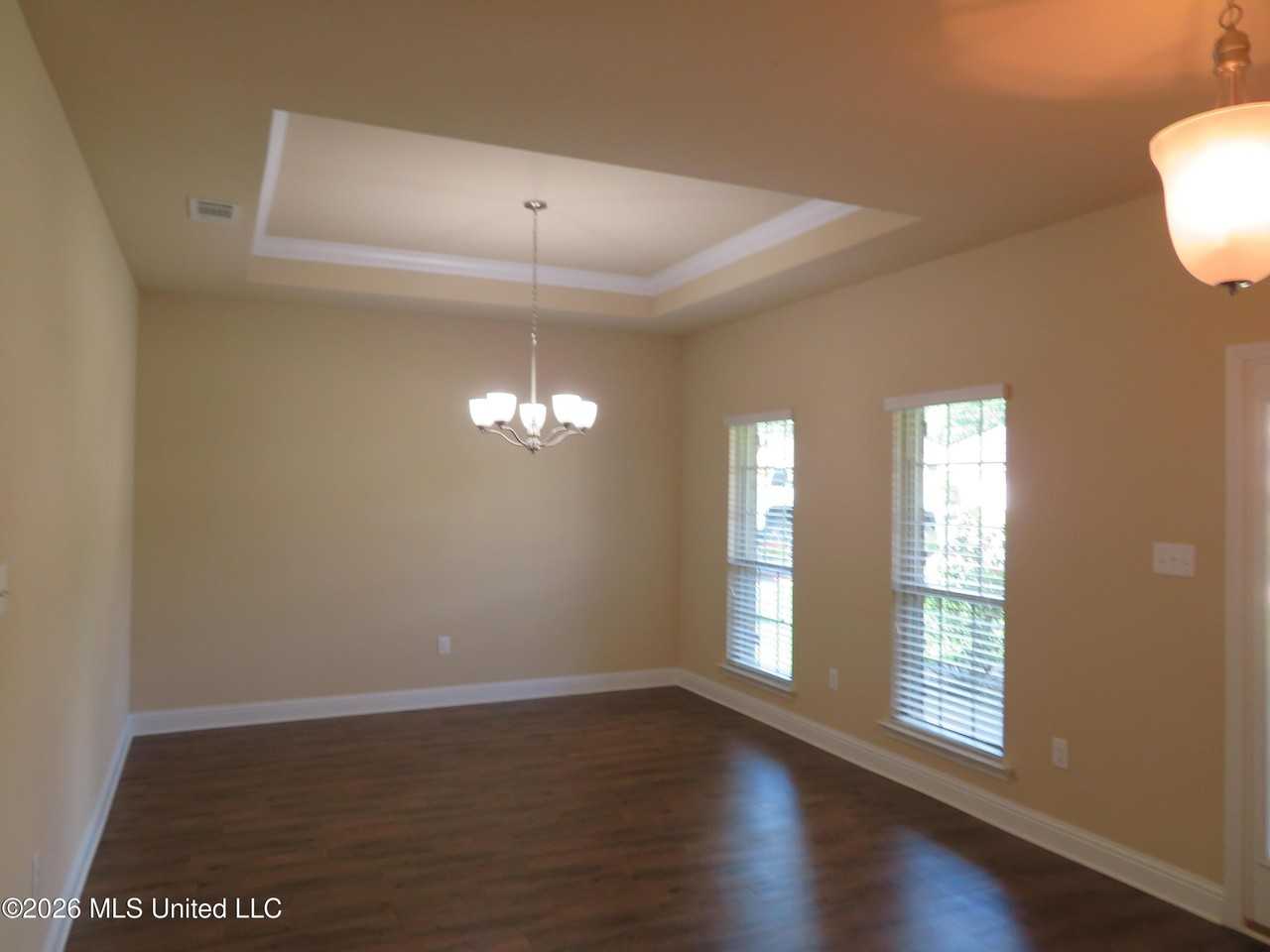 11571 Caroline Ct - Photo 4 of 18