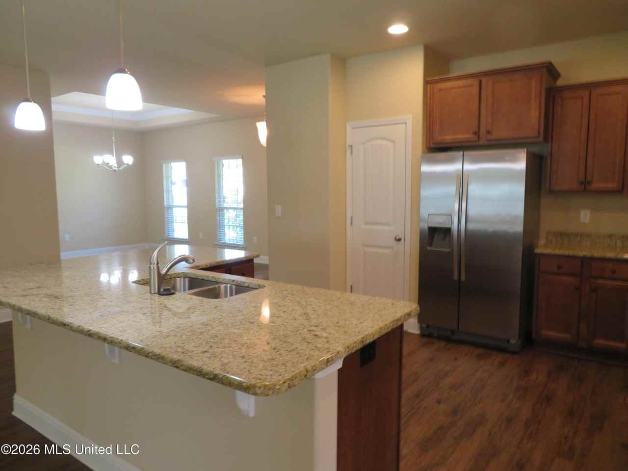11571 Caroline Ct - Photo 5 of 18