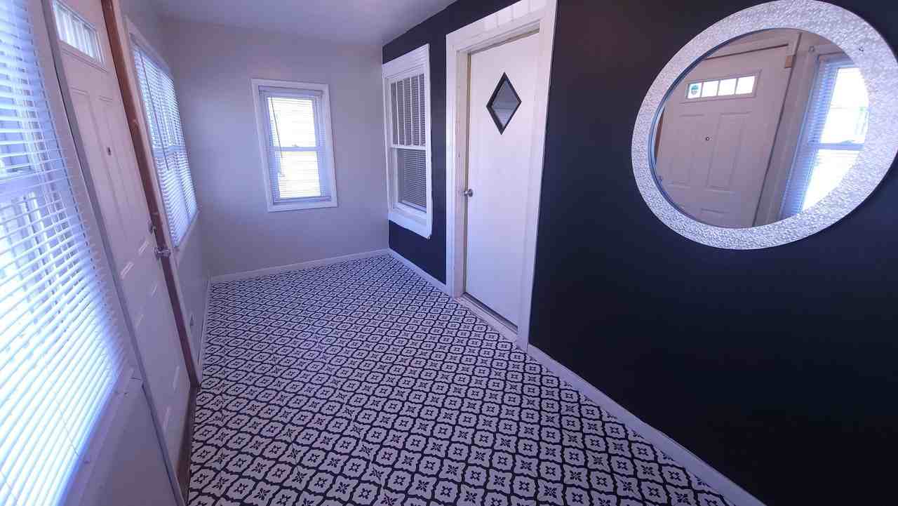 6145 Noble Ave - Photo 2 of 6