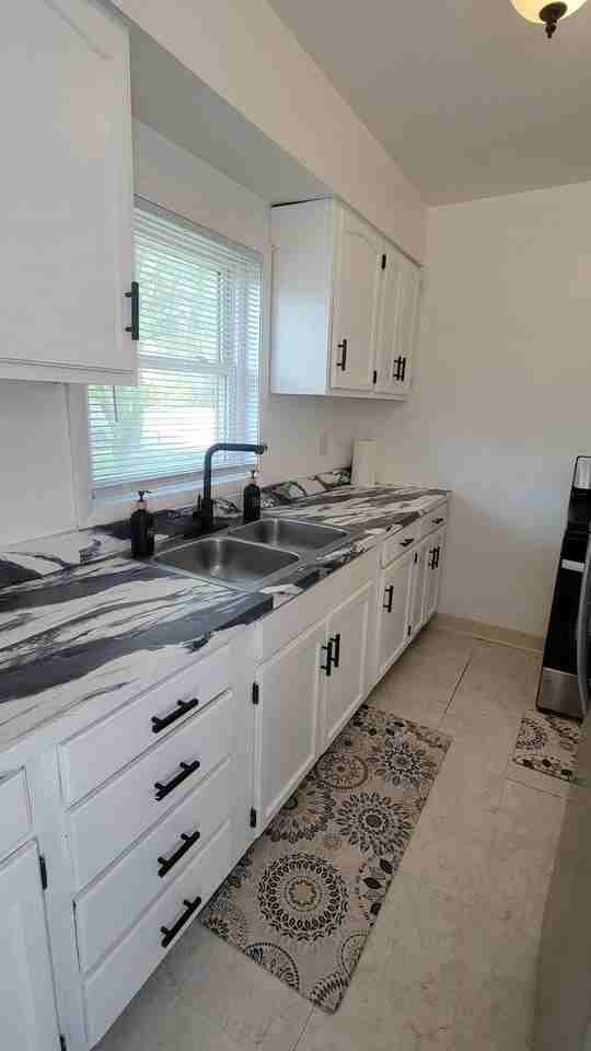 6145 Noble Ave - Photo 3 of 6