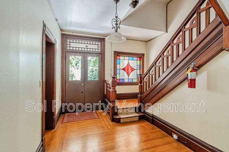 1722 5th Ave - Photo 2 of 9