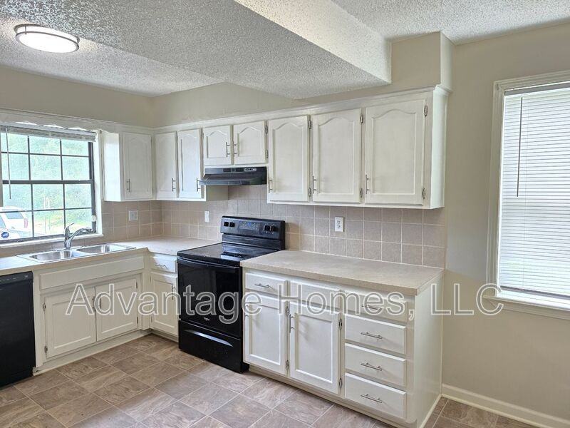 7838 W 61st Ter - Photo 5 of 26