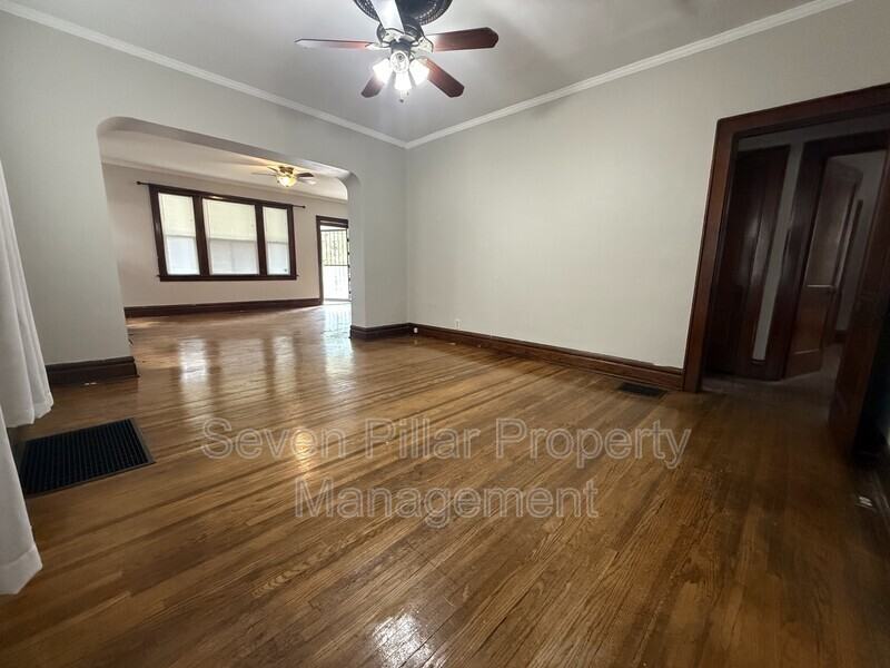 1803 N 4th St - Photo 4 of 12
