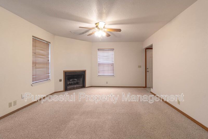 216 N Fretz Ave - Photo 5 of 27