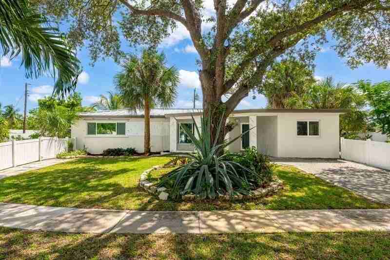 2298 Ne 4th Ave - Photo 4 of 27