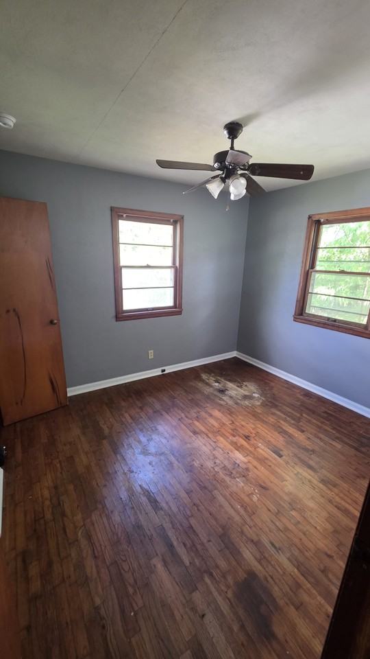 218 E Walnut St #NA - Photo 3 of 11