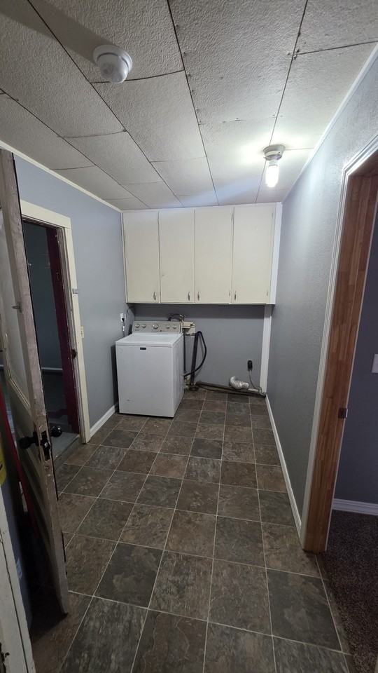 218 E Walnut St #NA - Photo 7 of 11
