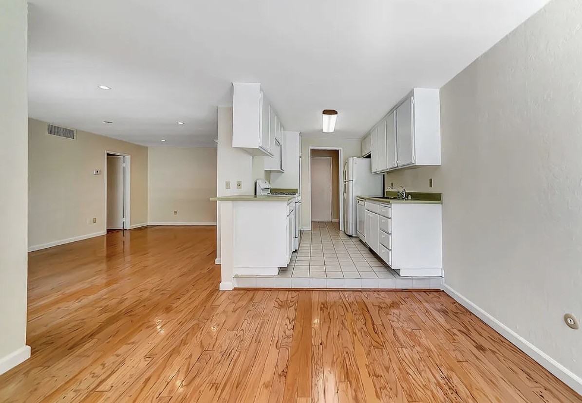 515 N Jackson St #116 - Photo 5 of 12