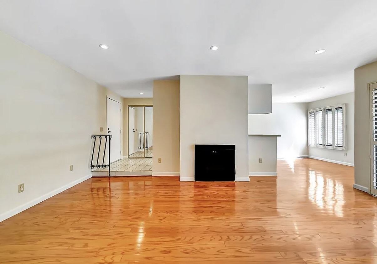 515 N Jackson St #116 - Photo 7 of 12