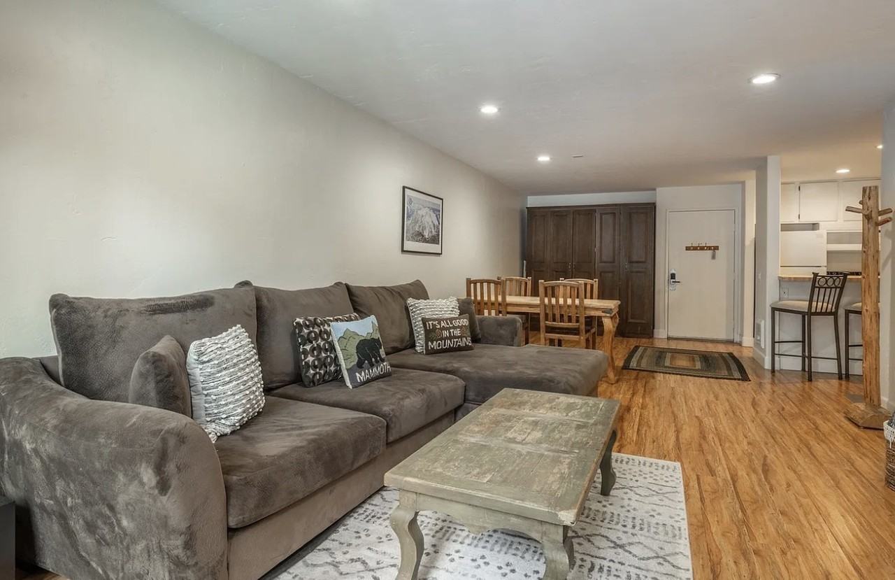 3253 Meridian Blvd #B - Photo 2 of 10