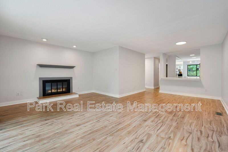 60 Fernwood Ln - Photo 3 of 18