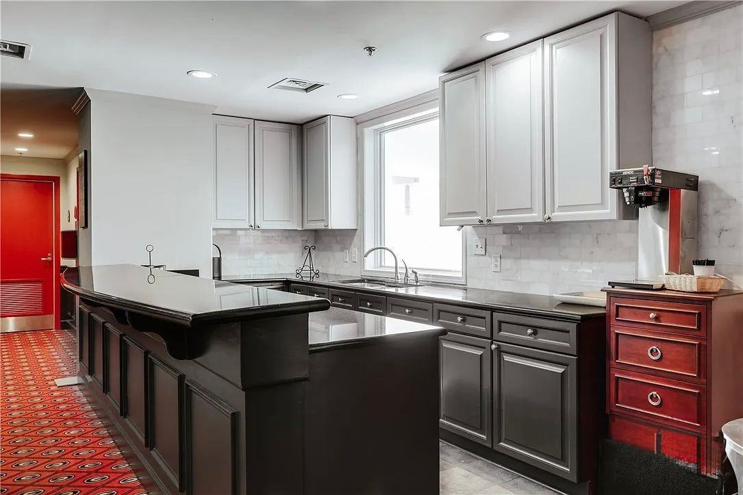 250 W Broad St #521 - Photo 7 of 20