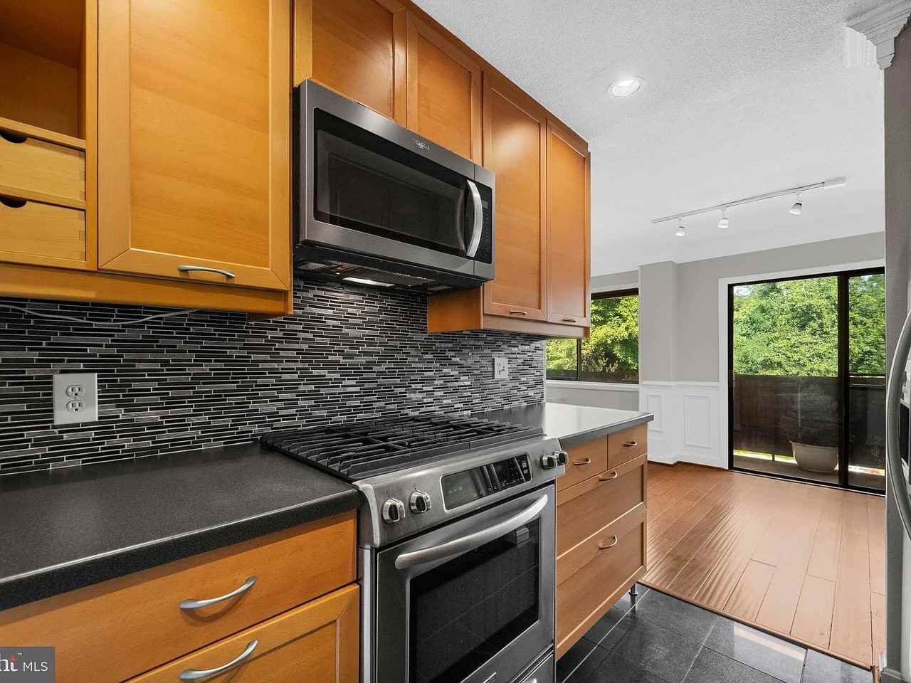 1525 S George Mason Dr #20 - Photo 7 of 11