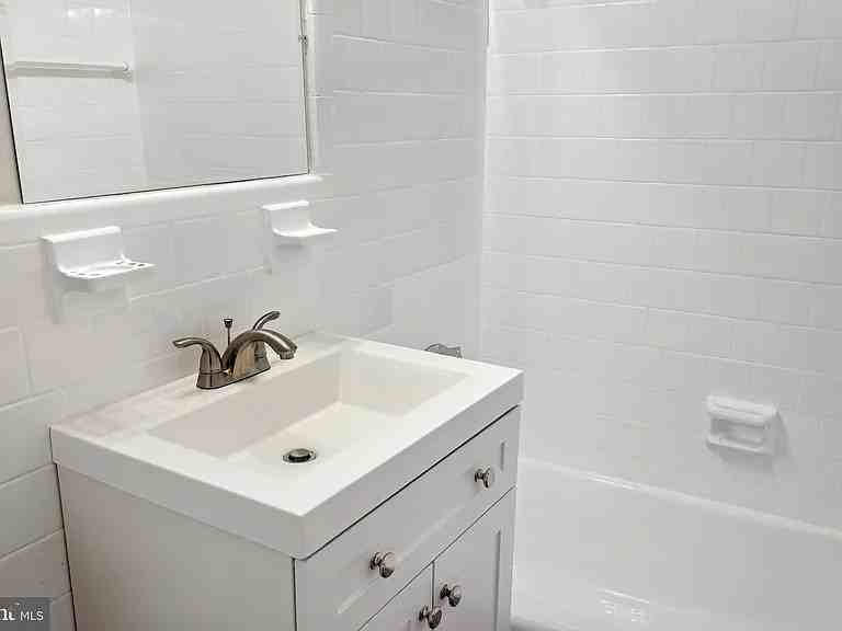 1501 S George Mason Dr #23 - Photo 7 of 10