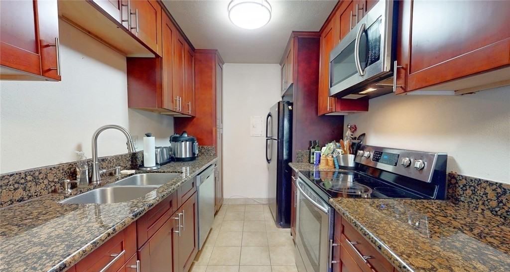 5460 White Oak Ave - Photo 5 of 12