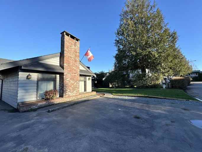 4801 Cedar Cres