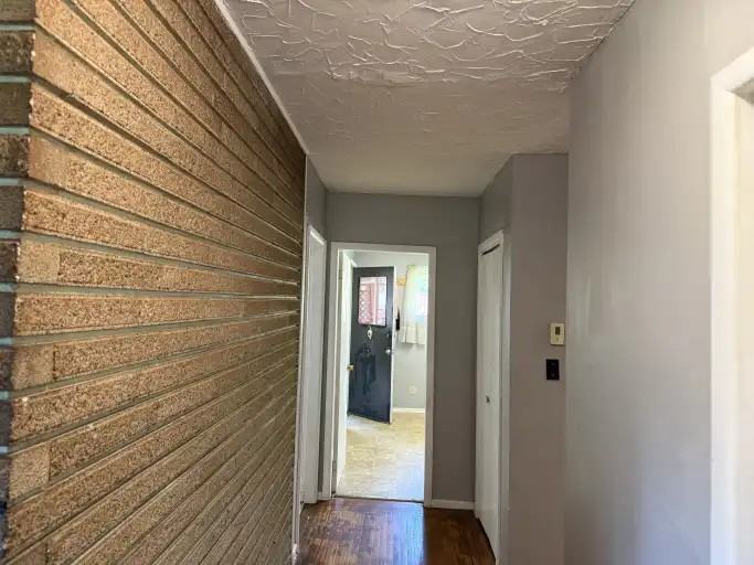 14271 88 Ave - Photo 3 of 17