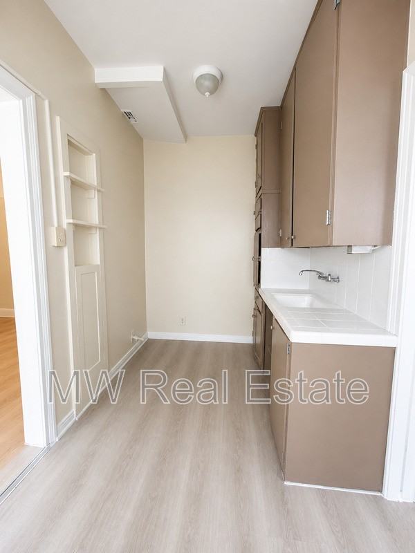 4017 W 28th St #9 - Photo 4 of 9