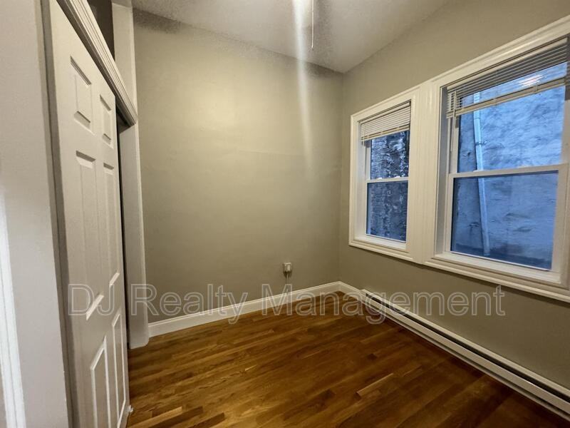 60 N Margin St #2 - Photo 3 of 11
